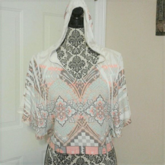 Charlotte Russe Tops - Pretty Charlotte Russe Crop Top Hoodie